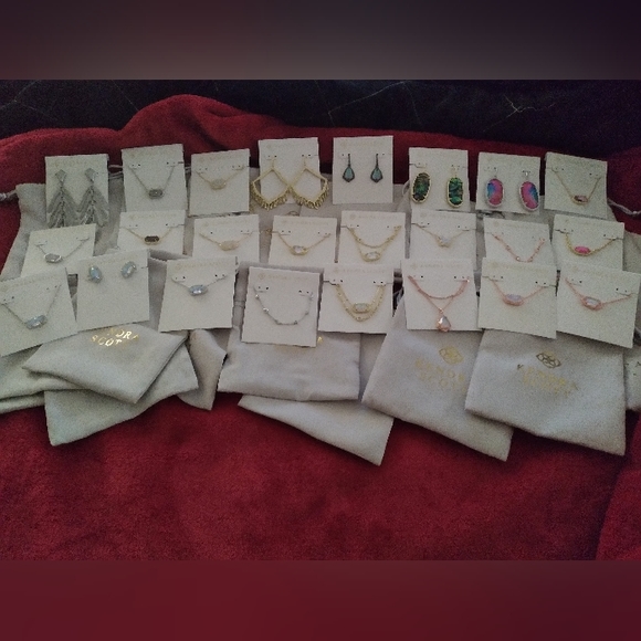 New ELISA Kendra Scott Drusy Rose🌹 Gold Necklace - Picture 9 of 13